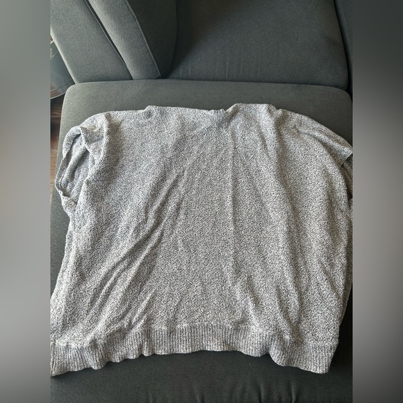 Community lonic Cape - Picture 7 of 9